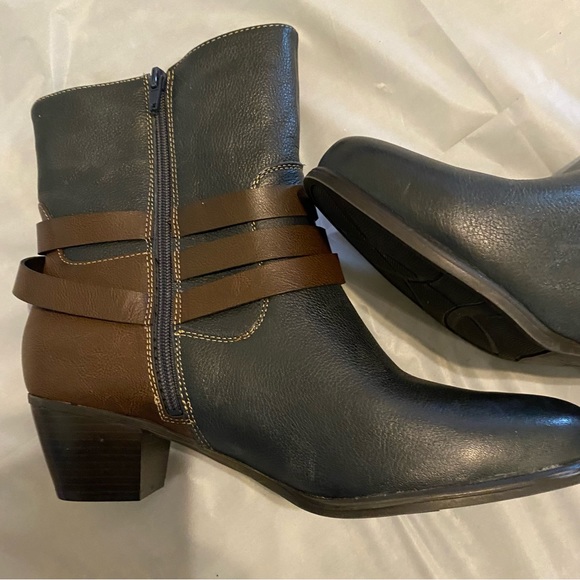 Naturalizer Katrina ladies boots navy blue with brown straps Size 11W NWOT - Picture 3 of 10